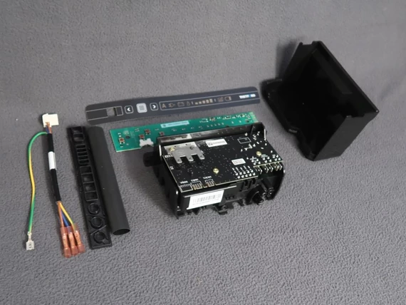 LED kijelző és vezérlőegység (N3000 széria)